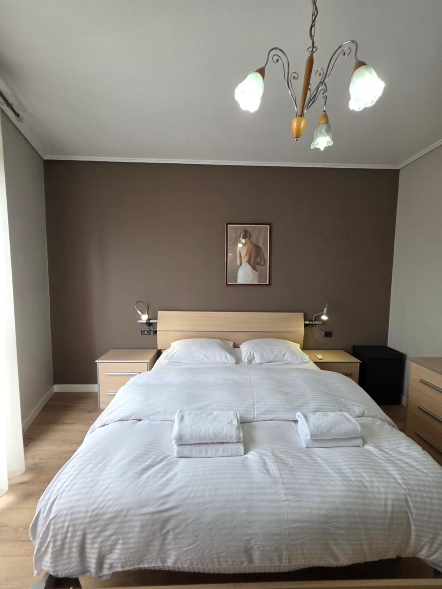 Aura Skanderbeg Square Apartments Tirana Exterior photo